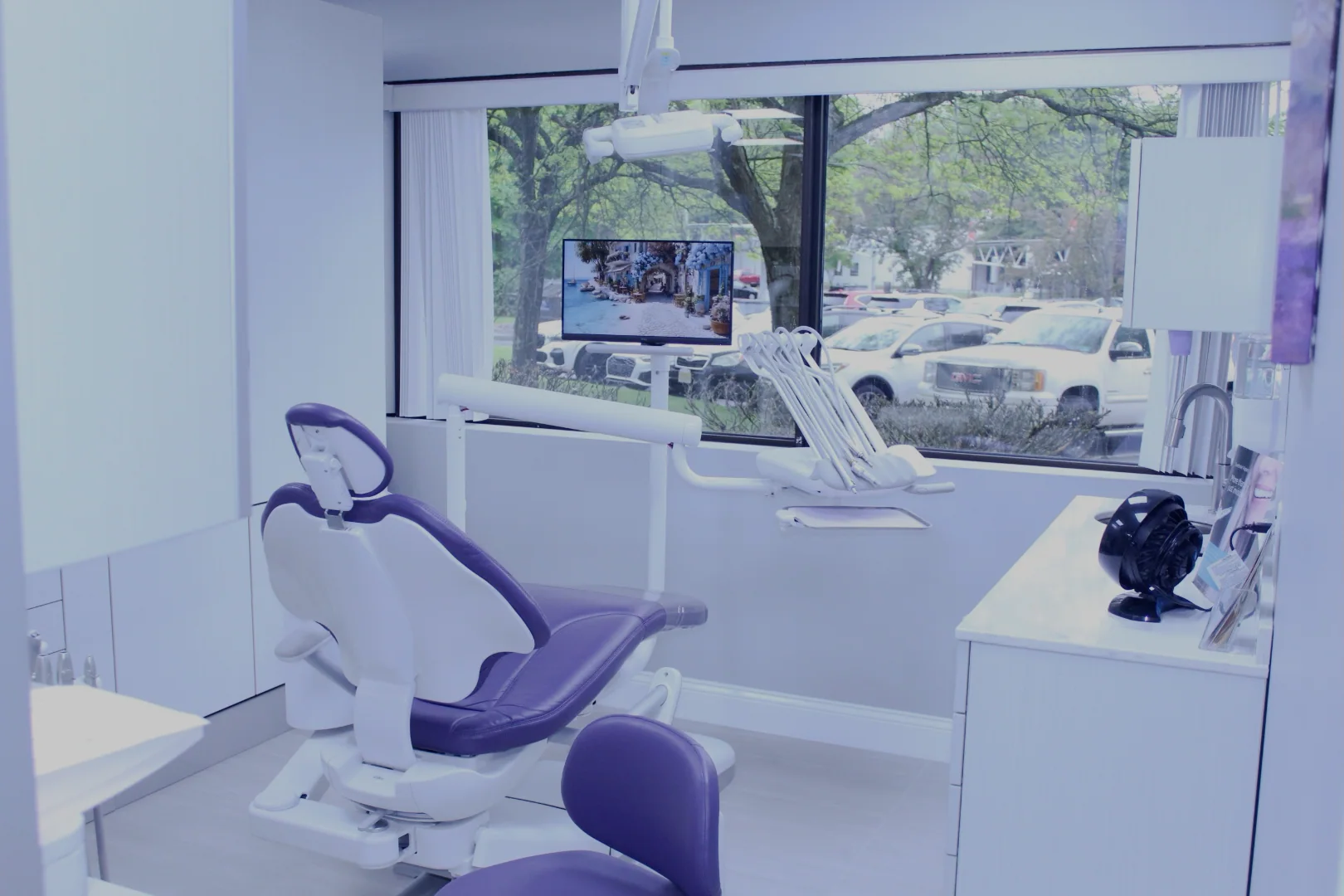 Bright treatment room inside Dynamic Dental Arts